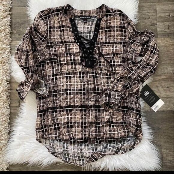 NEW WITH TAGS WOMENS TOP SIZE XS - Picture 1 of 2